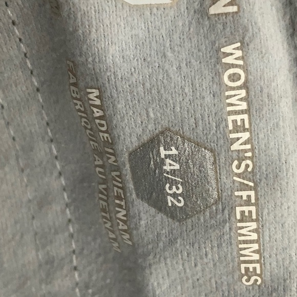 Mountain Hardwear Women’s Green Cargo  Hiking Pants. Size 14/32. - Picture 9 of 9